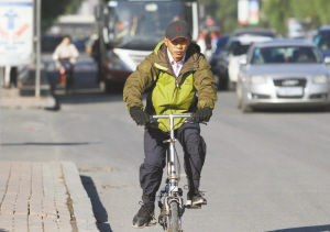 天氣轉涼，義烏人上班都戴上帽子手套了