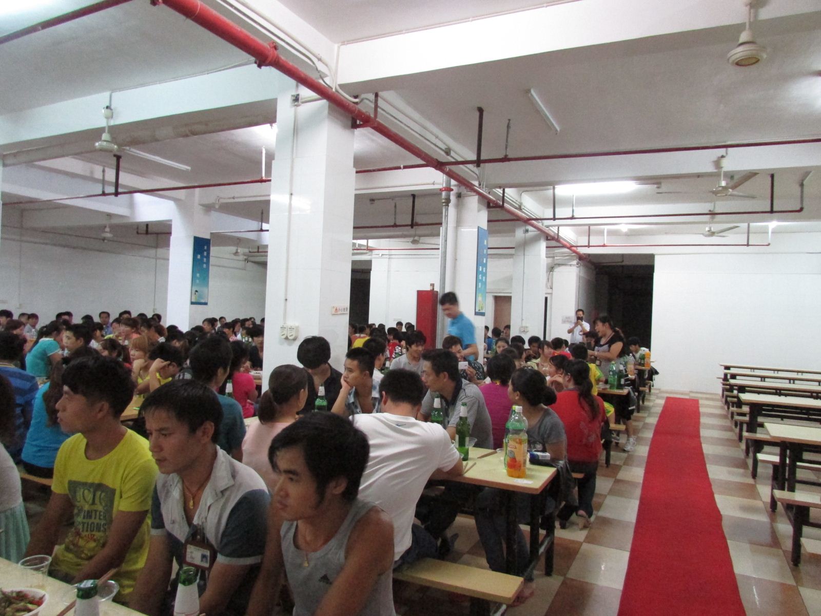 帽廠組織員工共度中秋節的意義