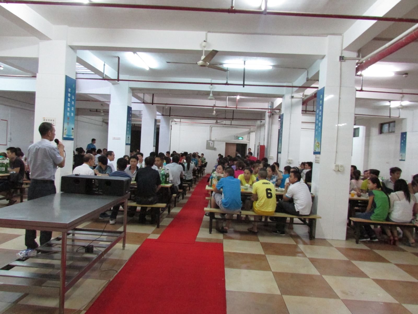 帽廠組織員工共度中秋節的意義